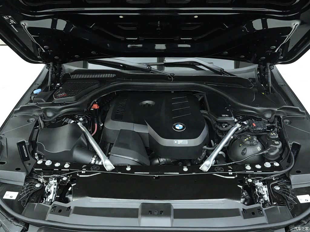 BMW 5 Series, 2025 26
