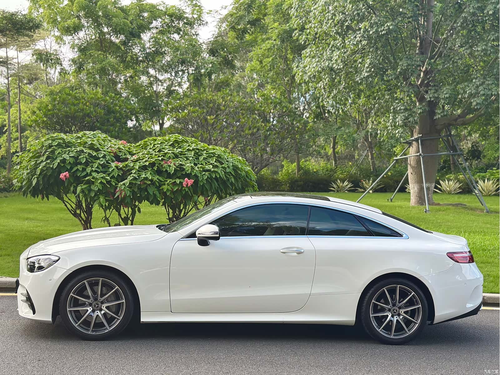 Mercedes-Benz E-Class, 2024 3