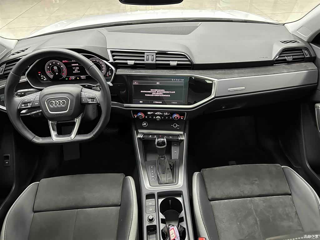 Audi Q3, 2022 2