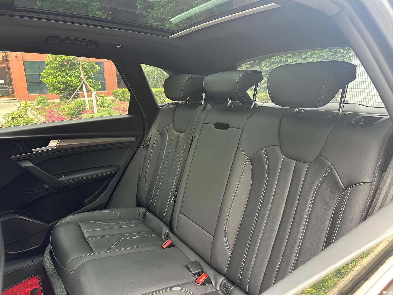 Audi Q5L, 2022 10