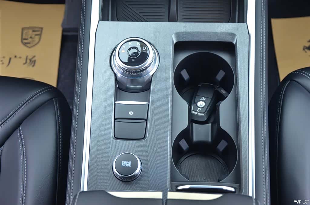 Ford Explorer, 2025 9