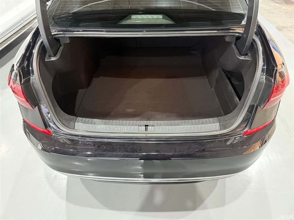 Volkswagen Passat, 2020 13