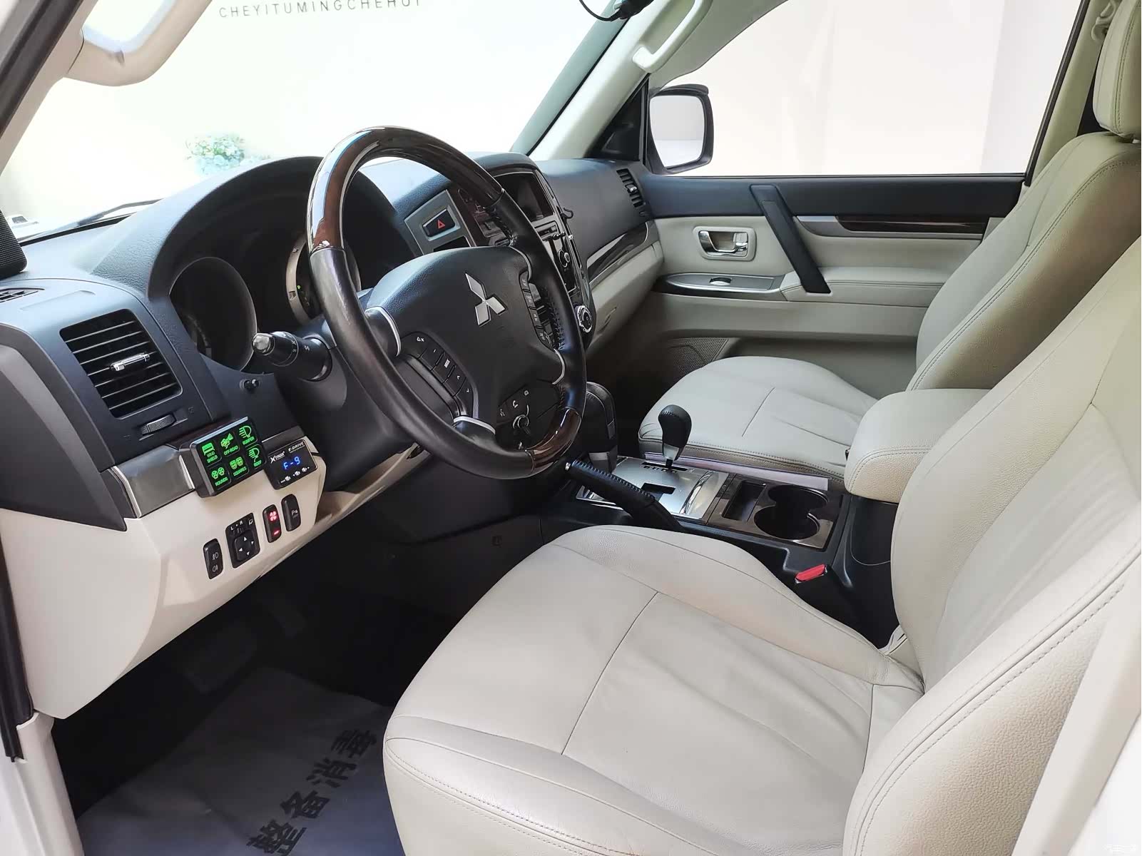 Mitsubishi Pajero, 2019 8