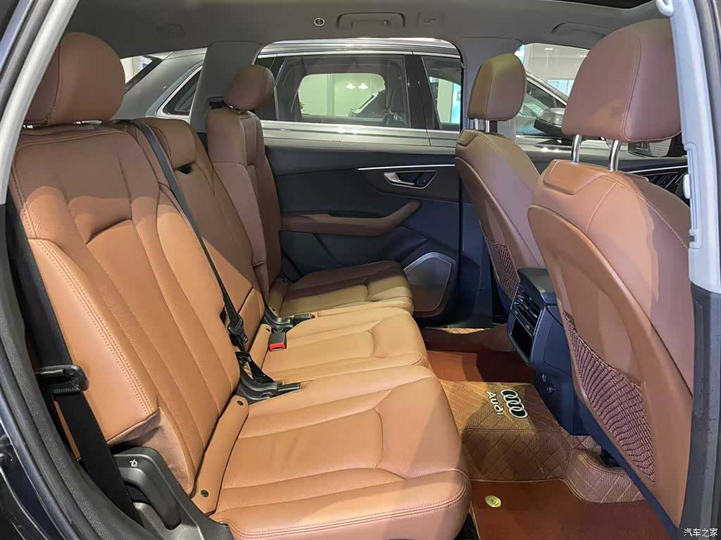 Audi Q7, 2022 8