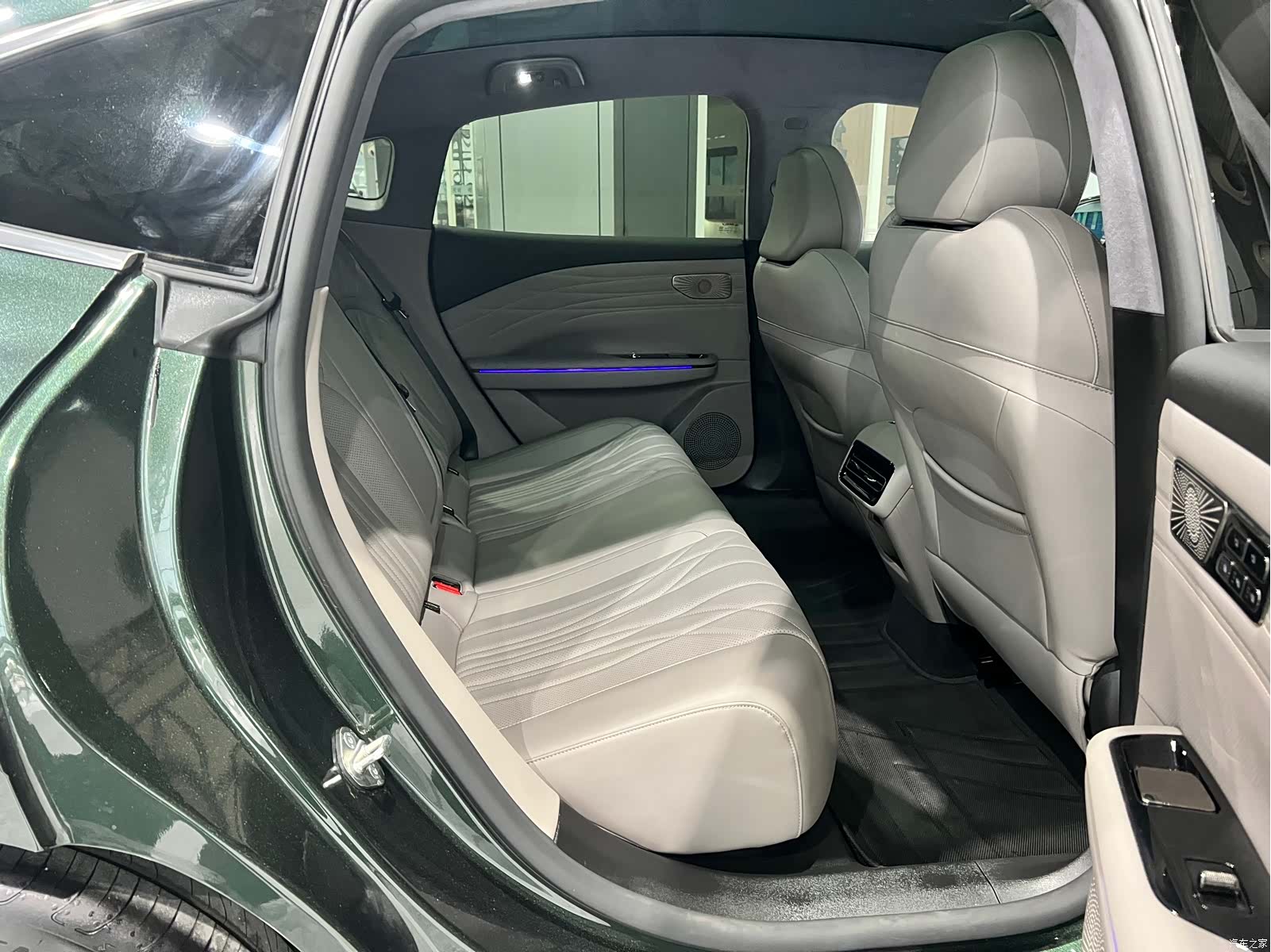 Geely 8, 2025 13