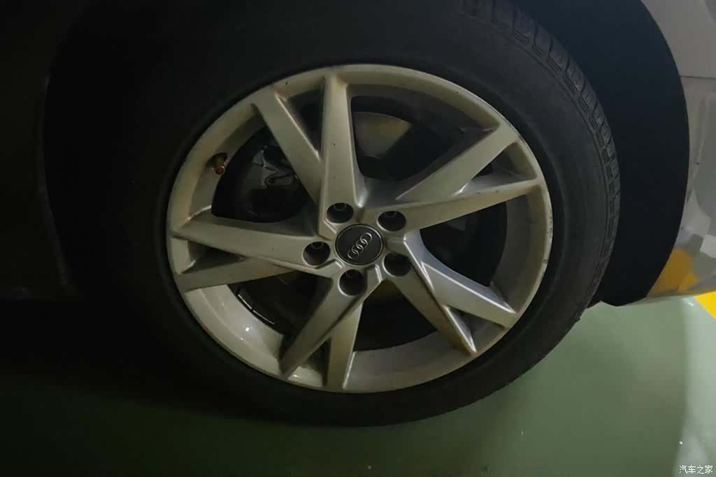 Audi A4L, 2018 6