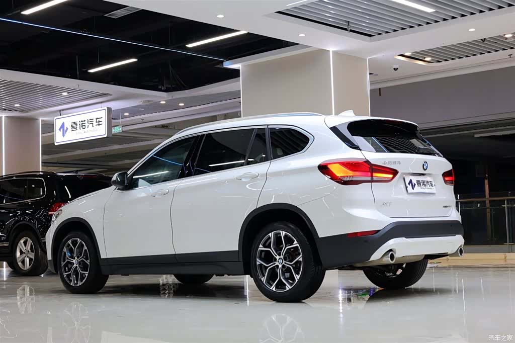 BMW X1, 2021 все фото
