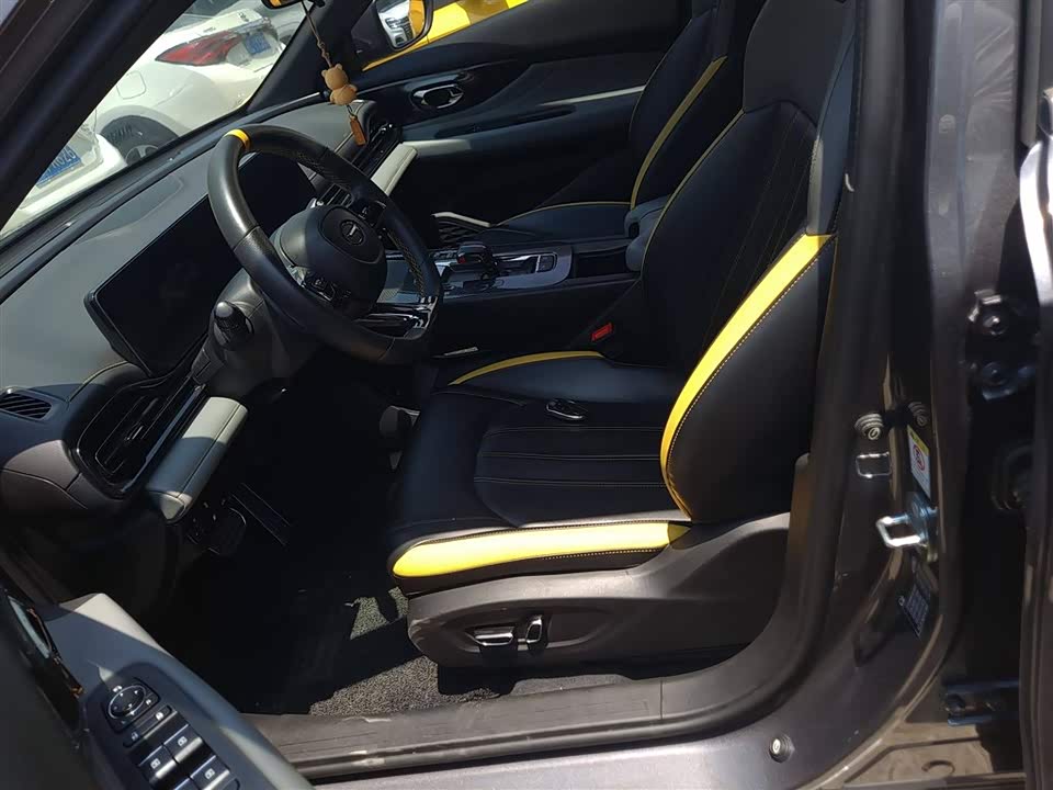Trumpchi Shadow Leopard