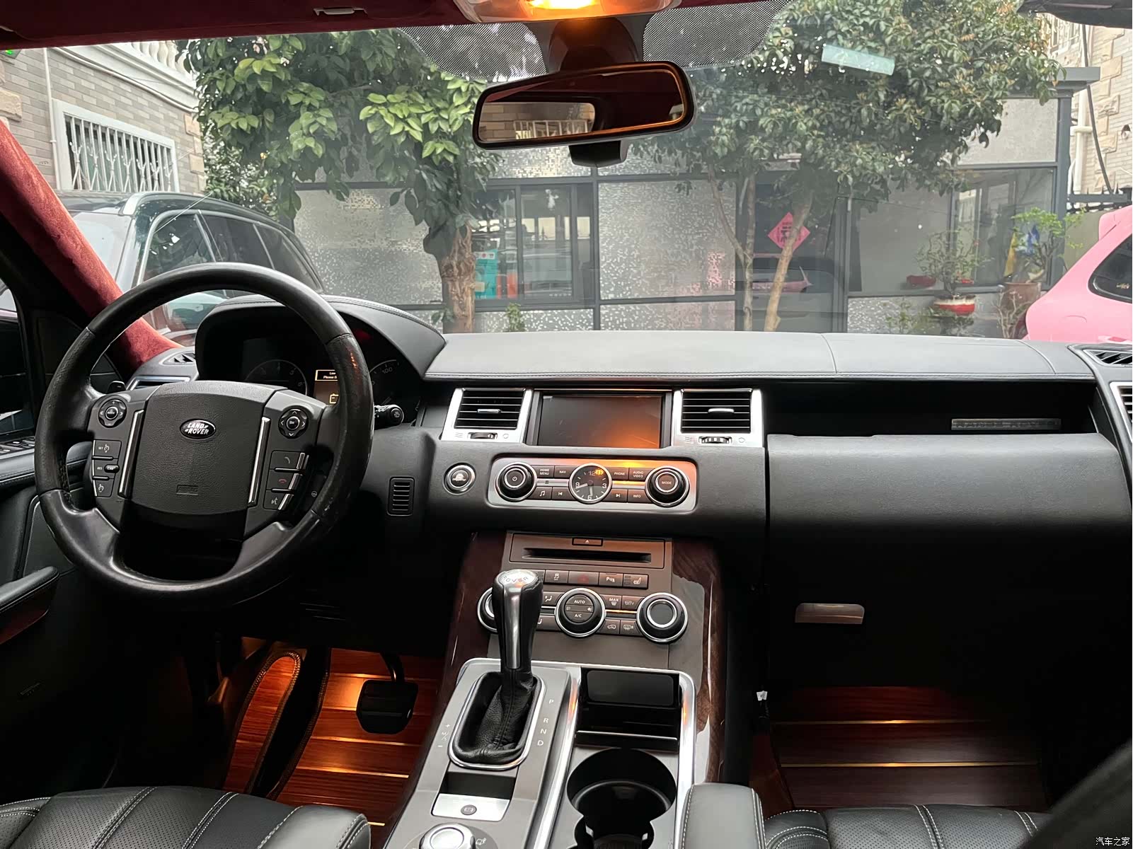 Land Rover Range Rover, 2011 15