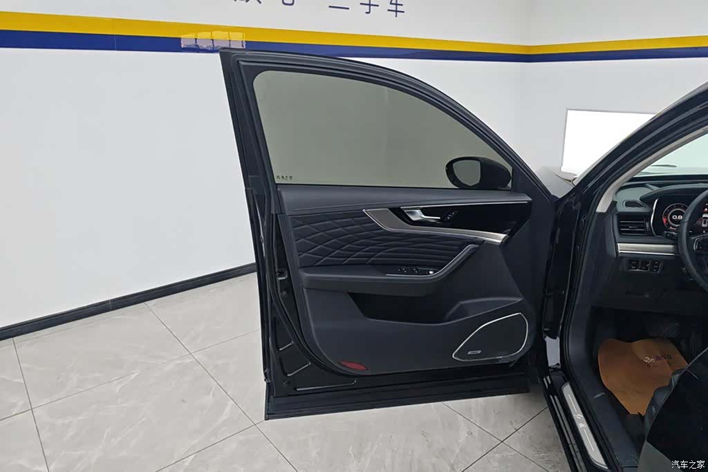 Hongqi HS5, 2022 7