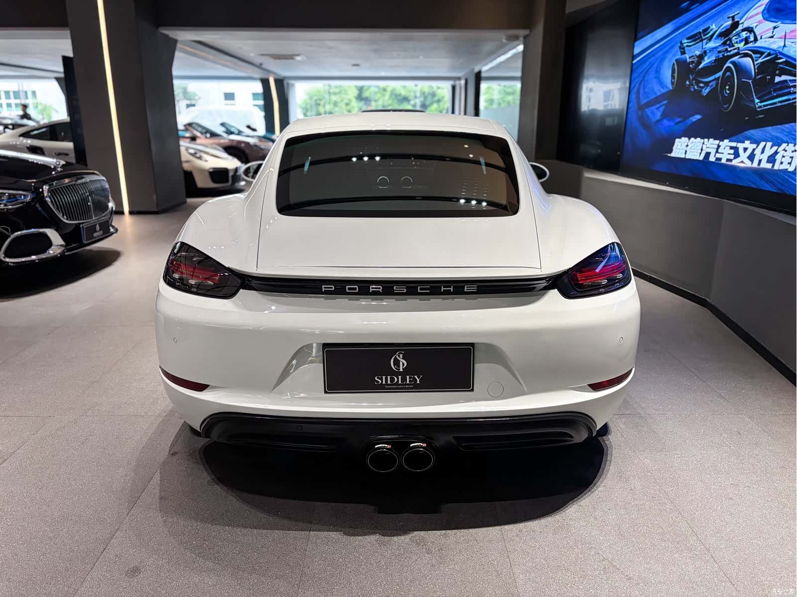 Porsche Cayman, 2017 все фото