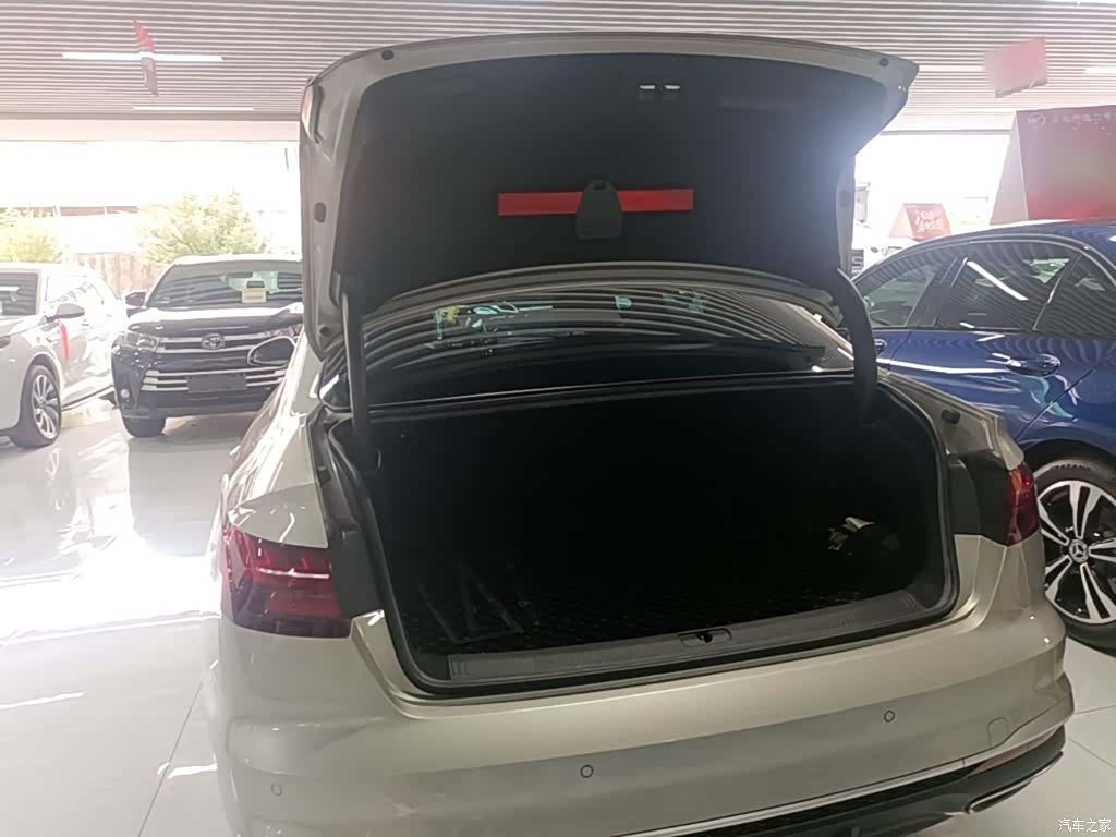 Audi A4L, 2021 19