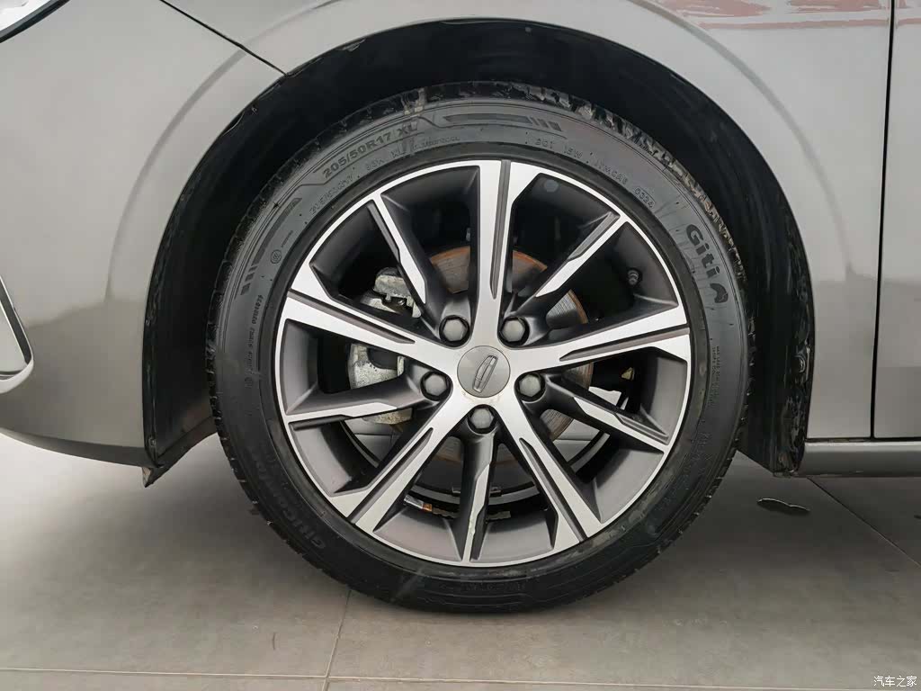 Geely Emgrand, 2022 17