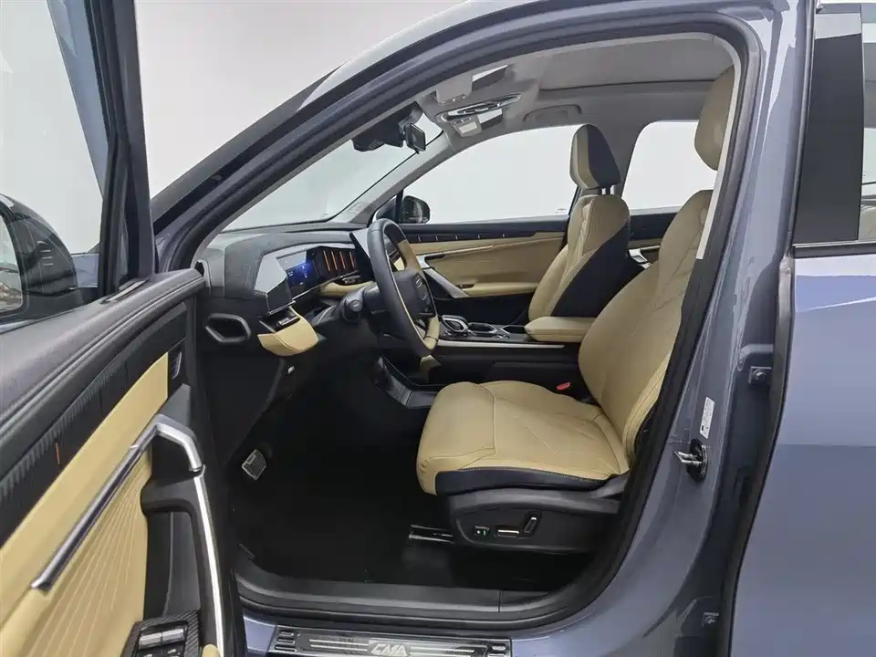 Geely Atlas L