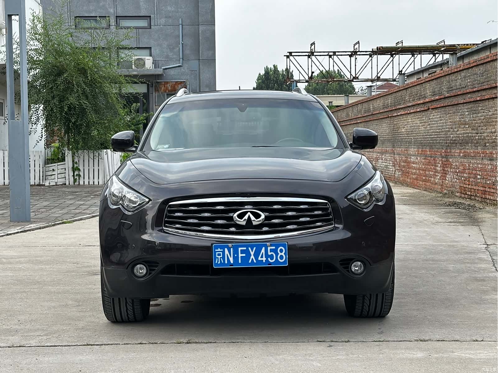 Infiniti FX35, 2012 3