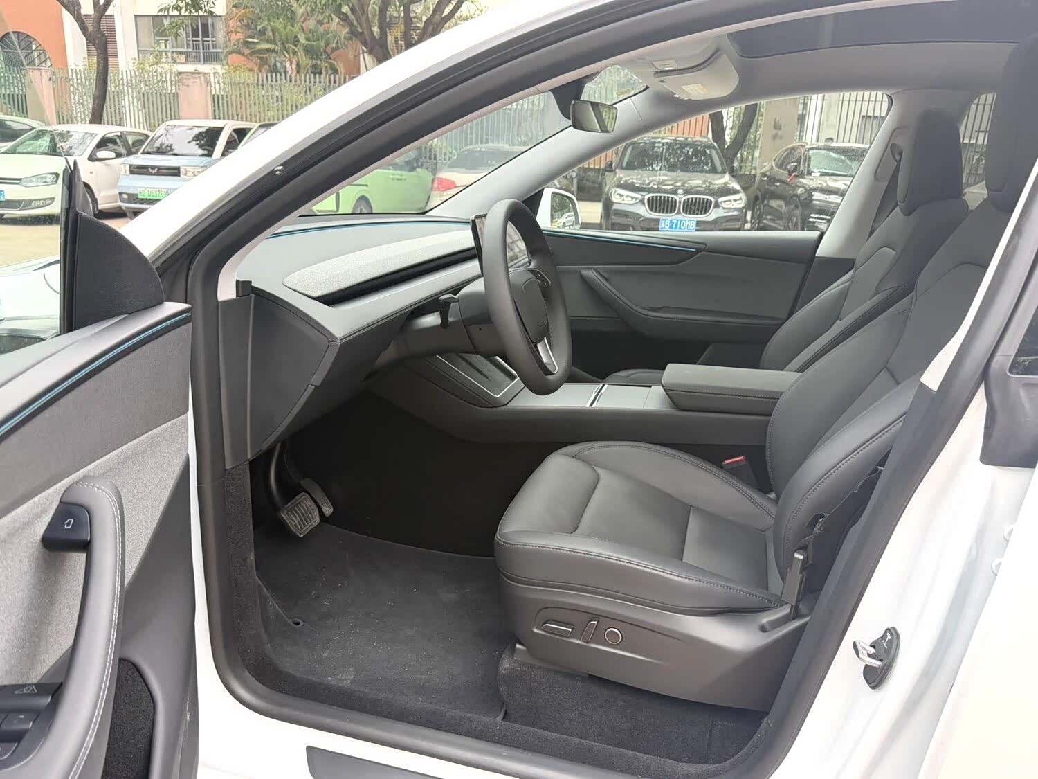 Tesla Model Y, 2025 8