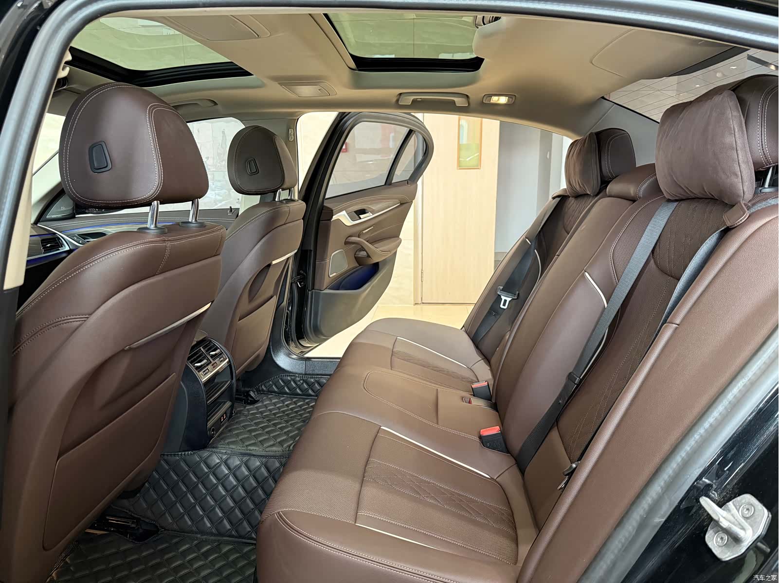 BMW 5 Series, 2023 14