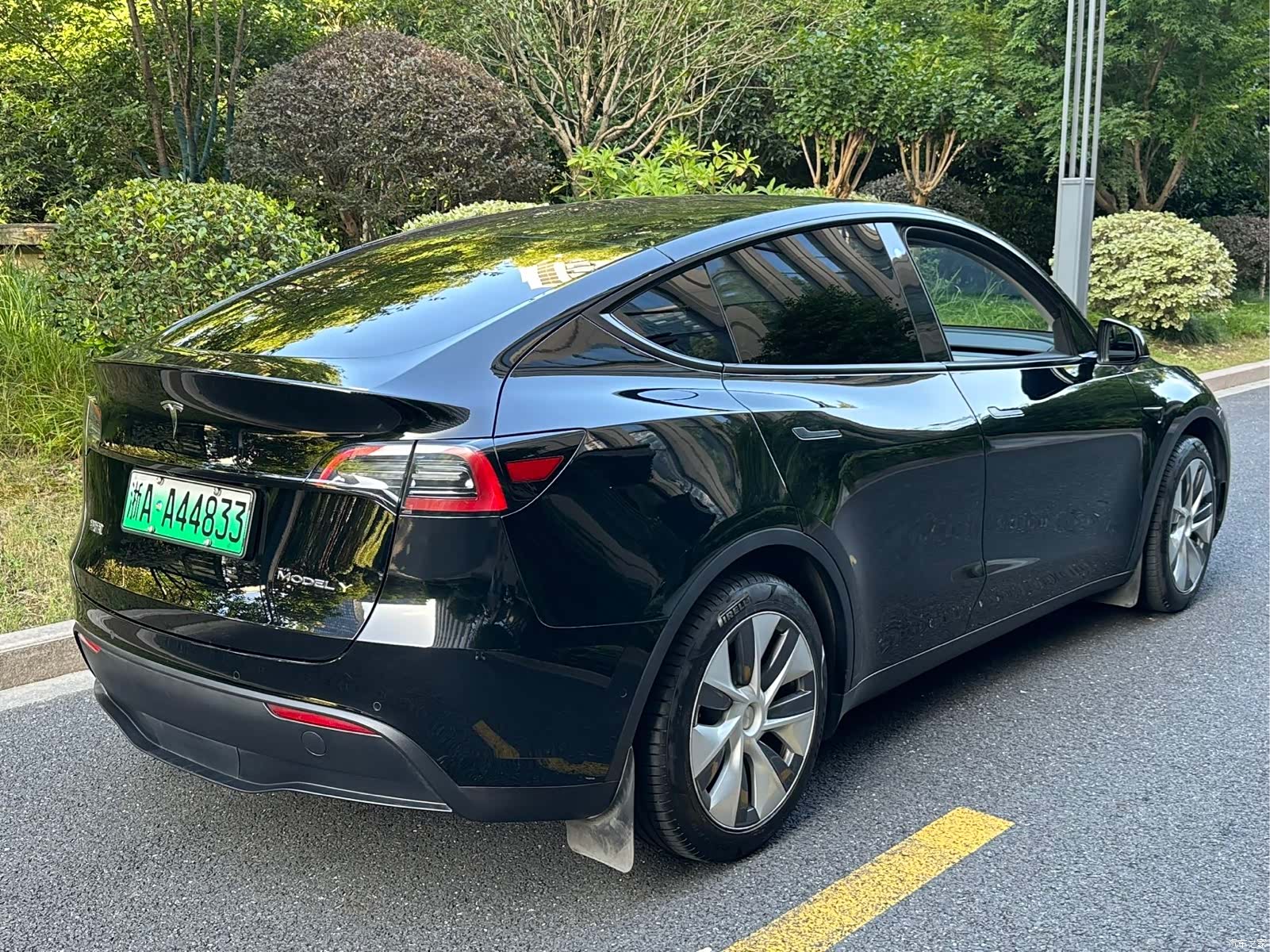 Tesla Model Y, 2022 4