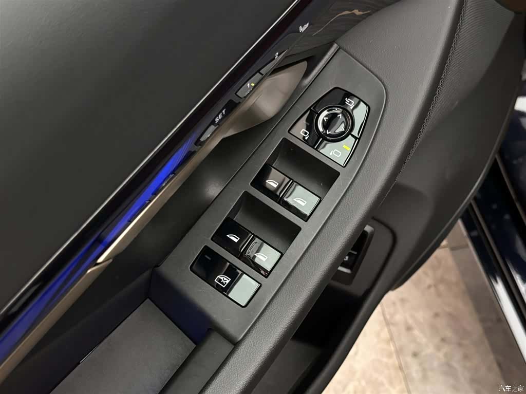 BMW 5 Series, 2025 16