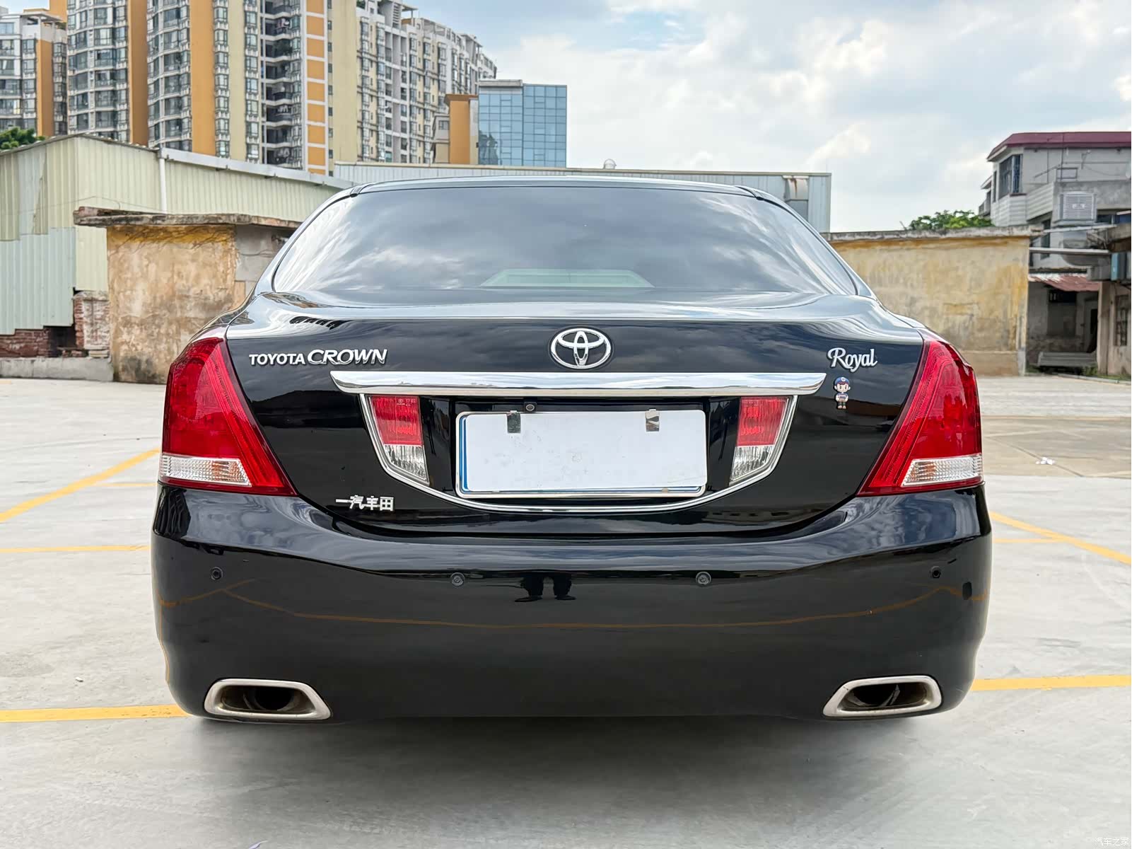 Toyota Crown, 2013 10