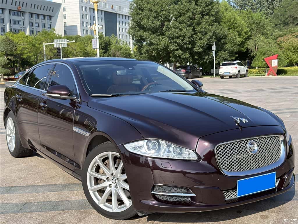 Jaguar XJ, 2012 3