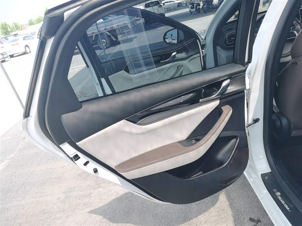 BYD Qin Yuan BYD Qin Yuan