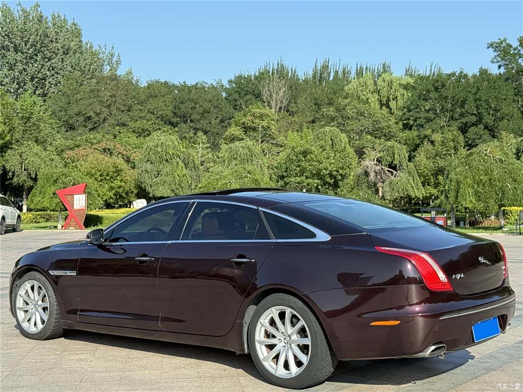 Jaguar XJ, 2012 11