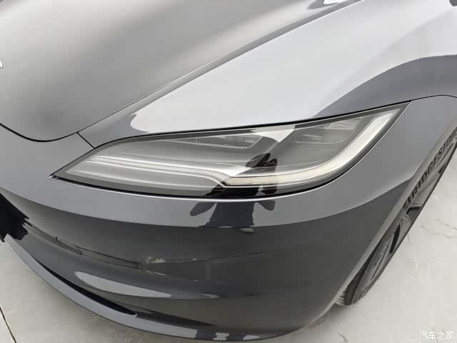 Tesla Model 3, 2025 15