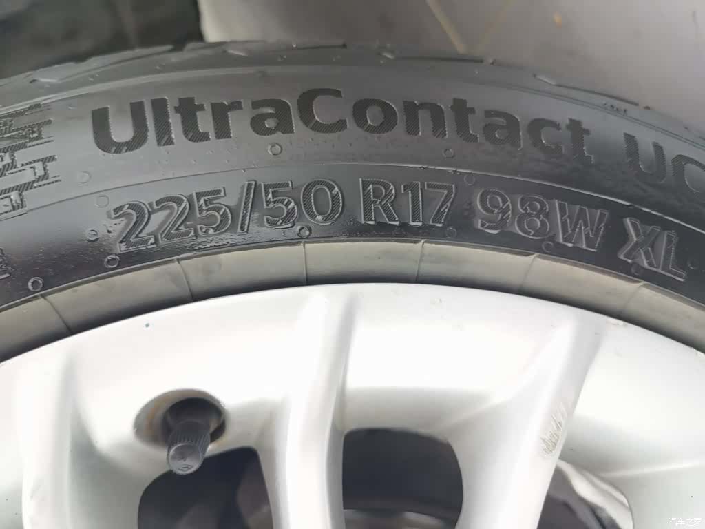 Audi A4L, 2016 24