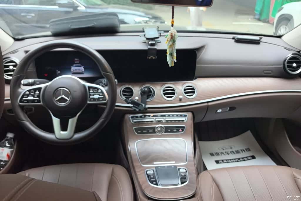 Mercedes-Benz E-Class, 2019 12