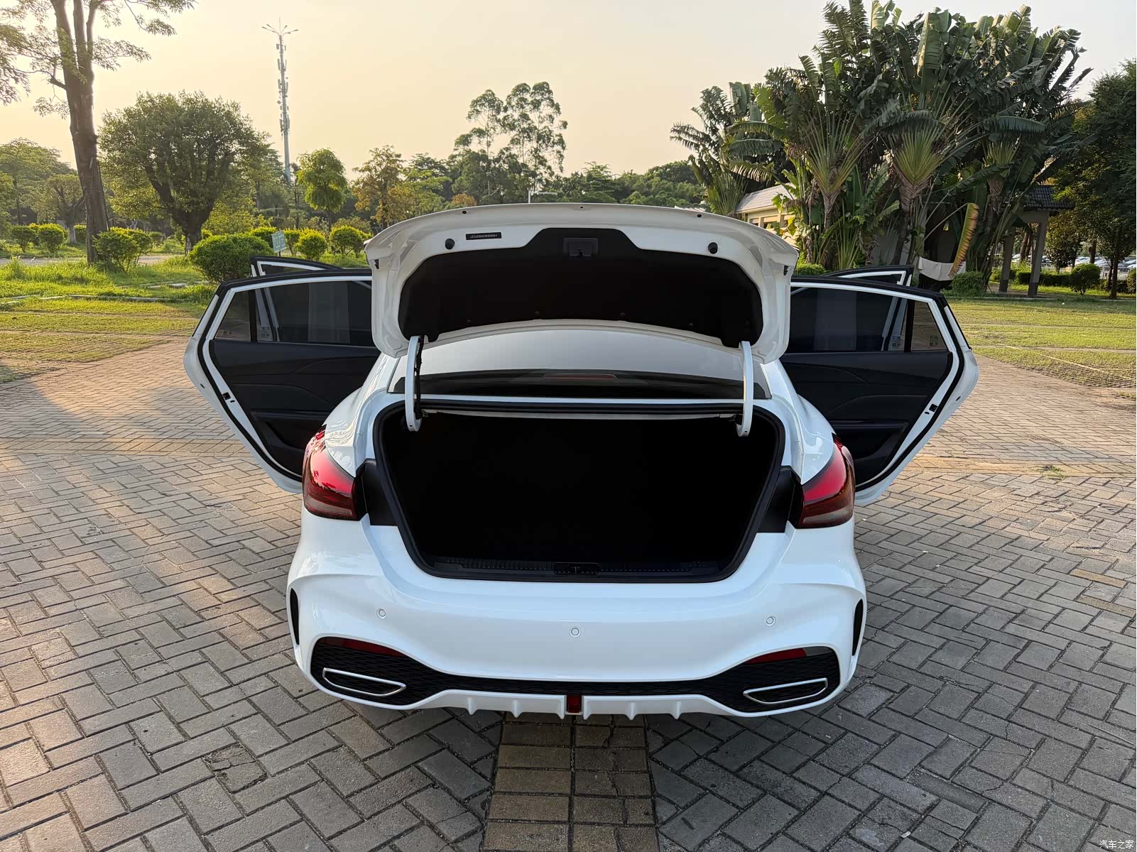 MG MG5, 2025 25