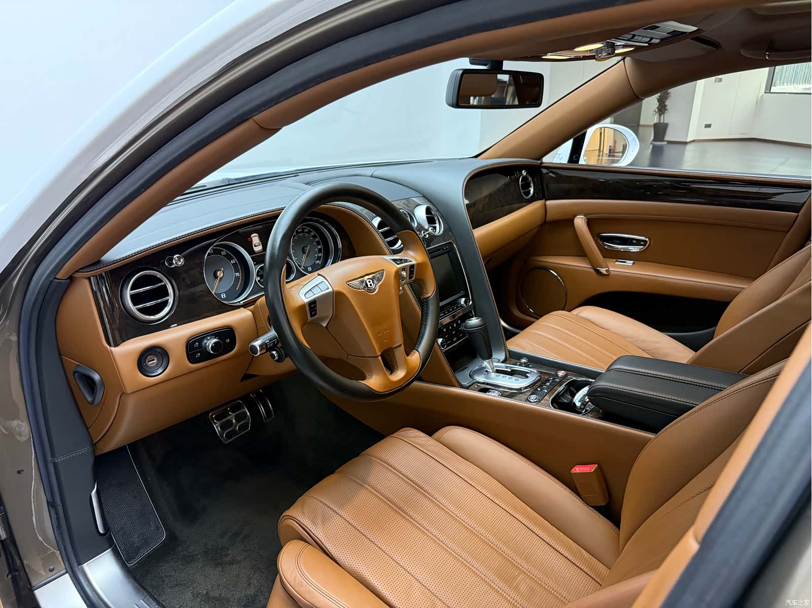 Bentley Flying Spur, 2014 4