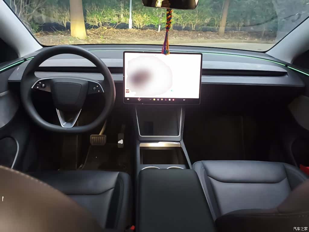 Tesla Model Y, 2025 10