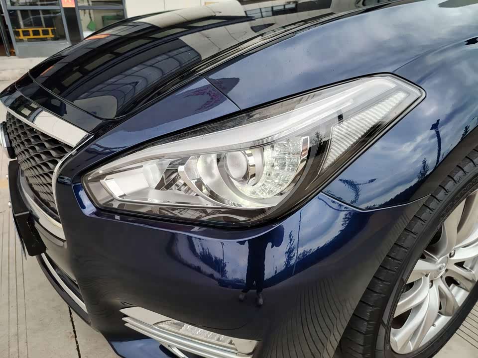 Infiniti Q70 Infiniti Q70