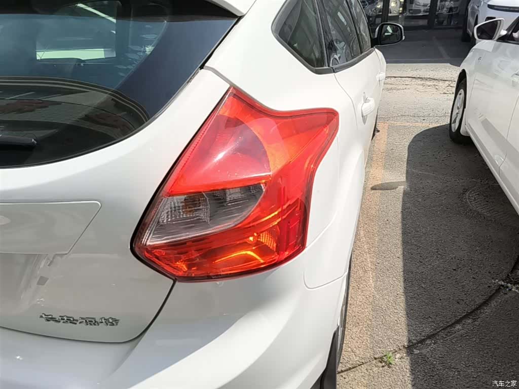 Ford Focus, 2014 8