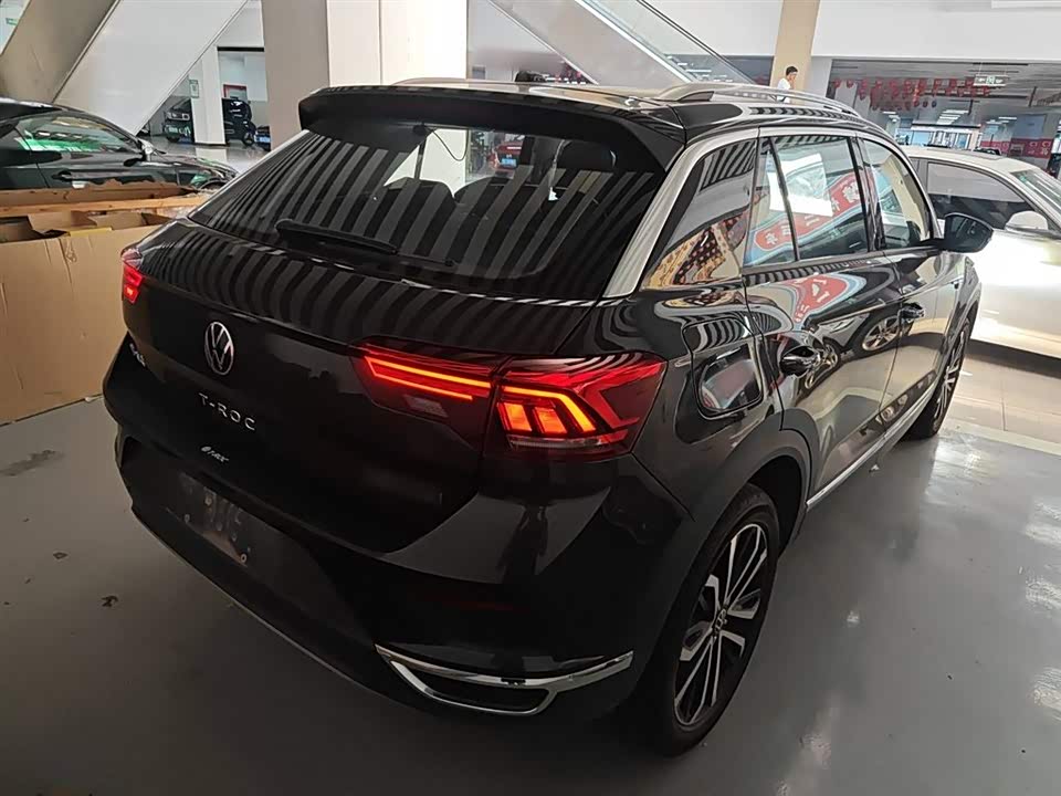 Volkswagen T-ROC exploring Songs