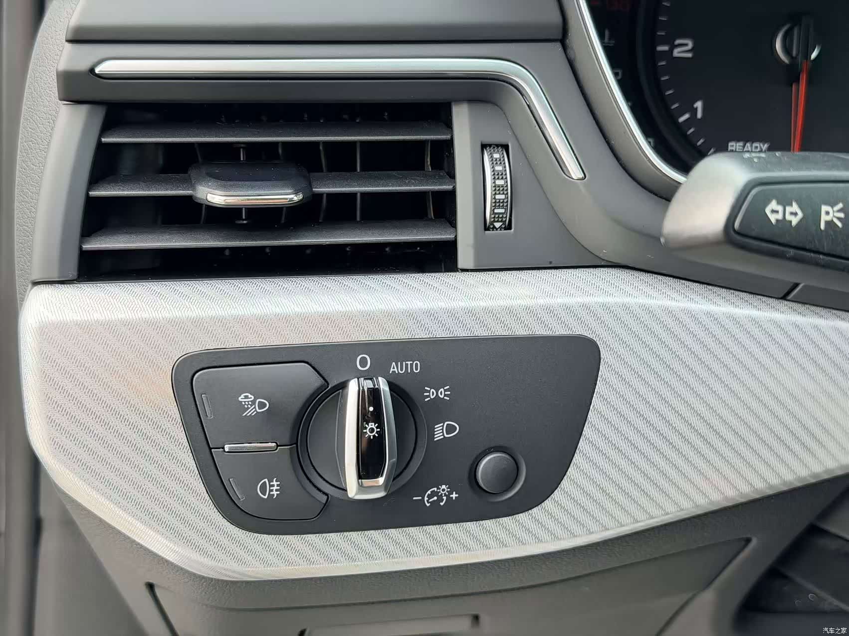 Audi A4L, 2017 26