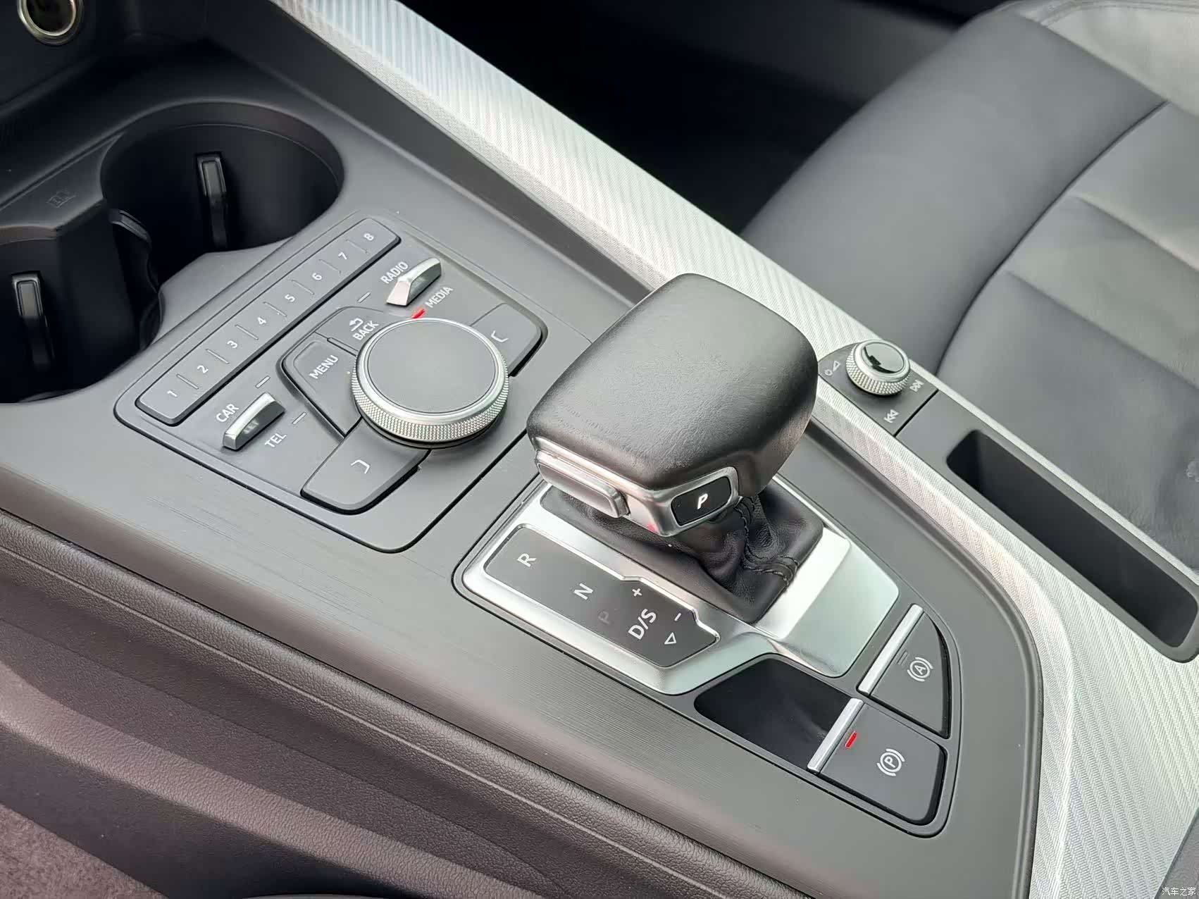 Audi A4L, 2017 25