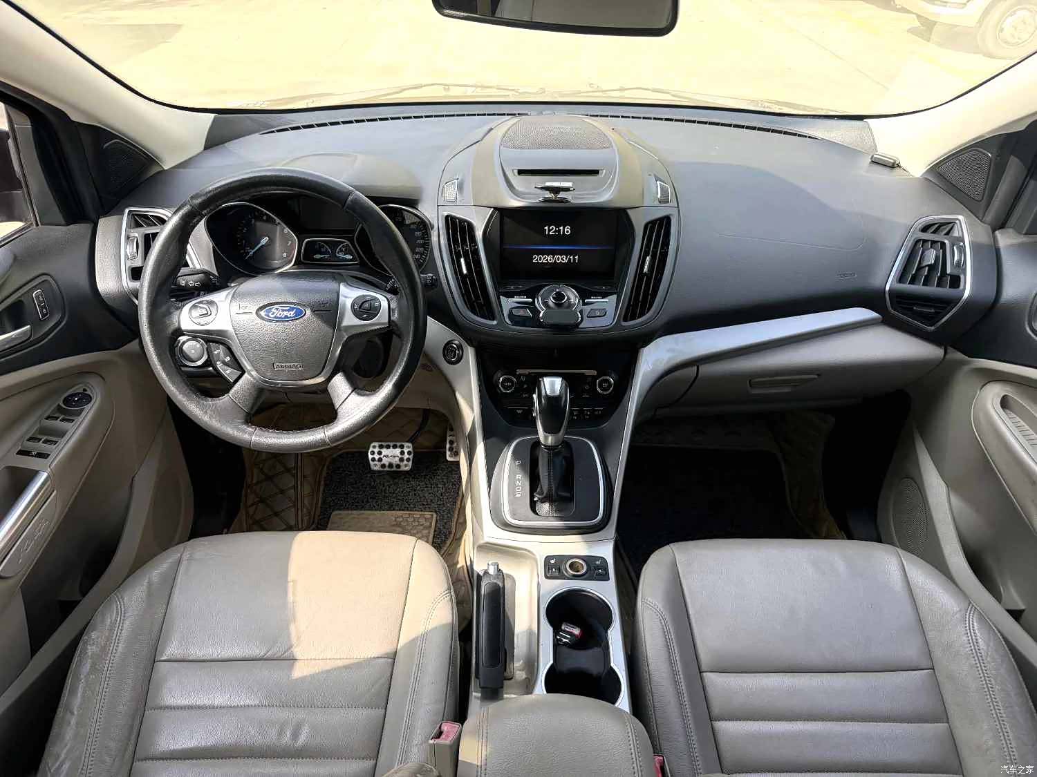 Ford Kuga, 2014 6