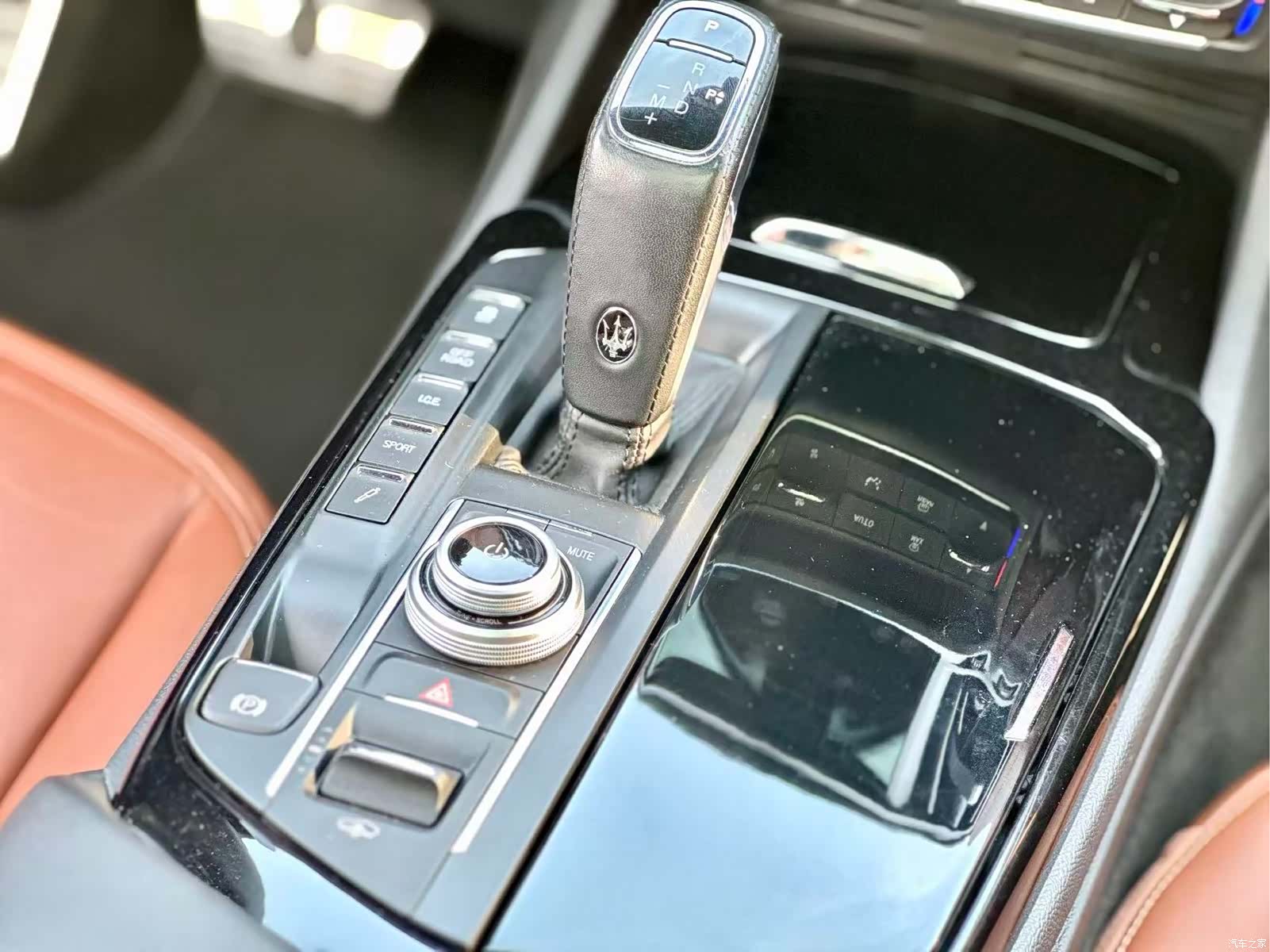 Maserati Levante, 2022 10