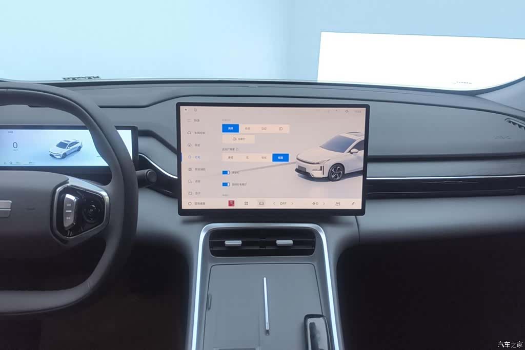 Geely Galaxy L6, 2025 13