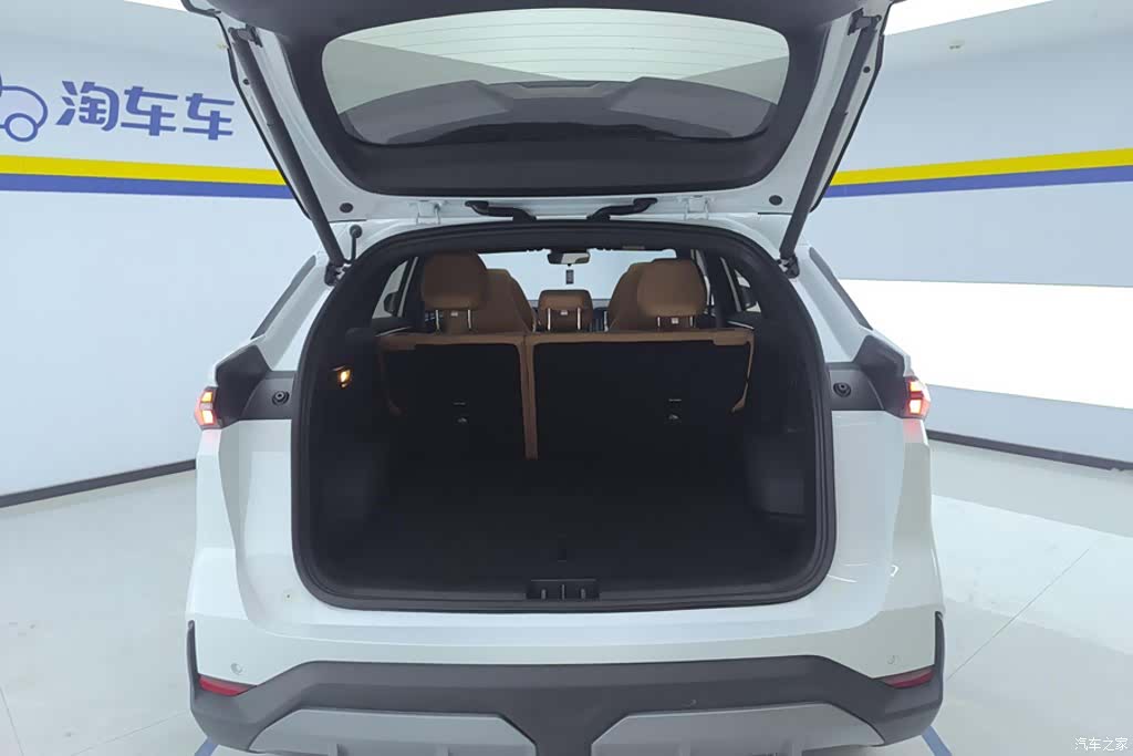 Geely Galaxy L7, 2025 4