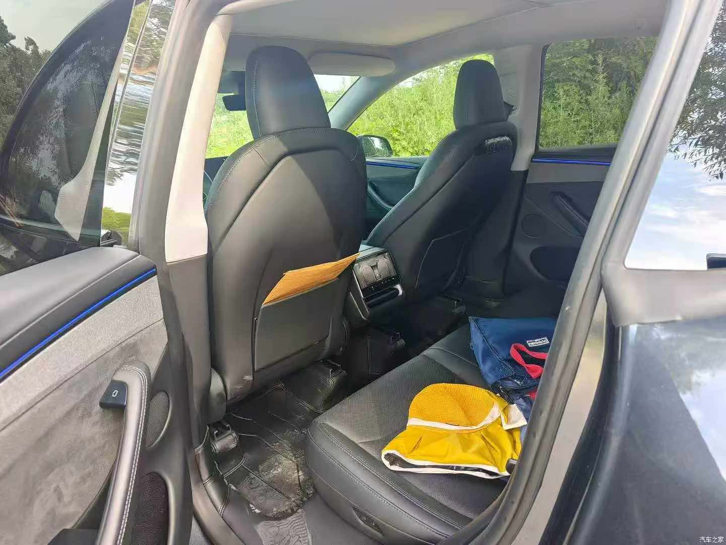 Tesla Model Y, 2025 4