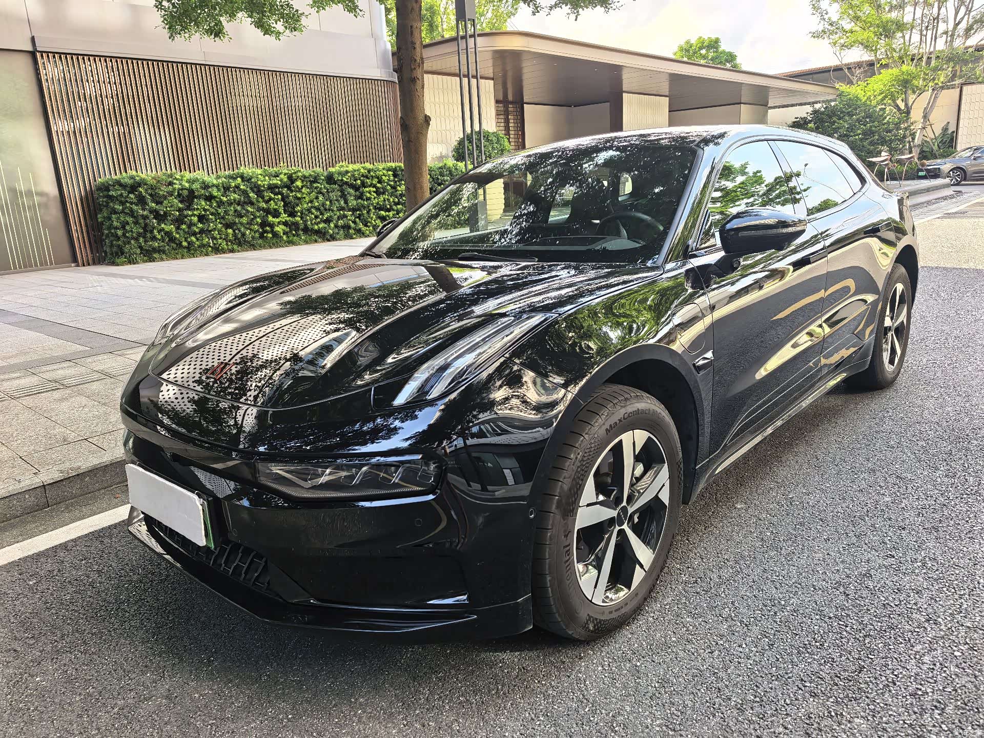 Zeekr 001
