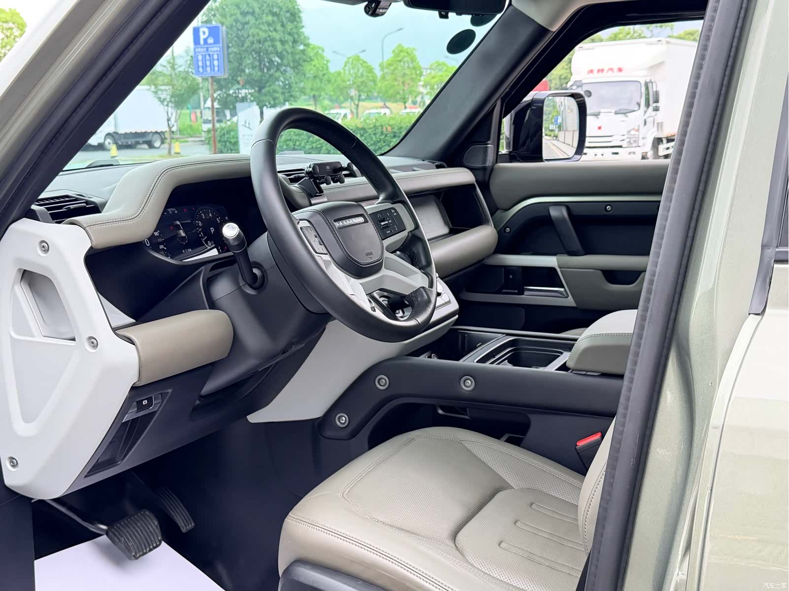 Land Rover Defender, 2020 7