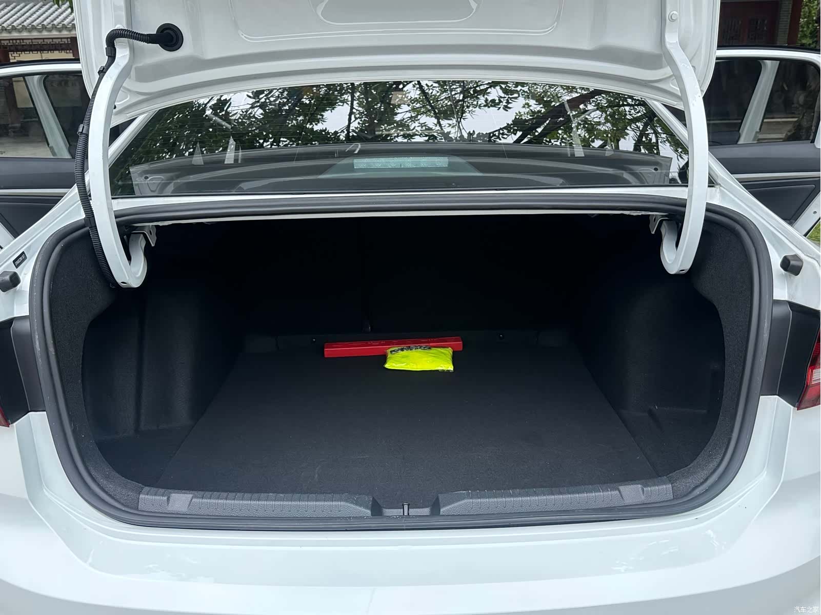 Volkswagen Lavida, 2024 13
