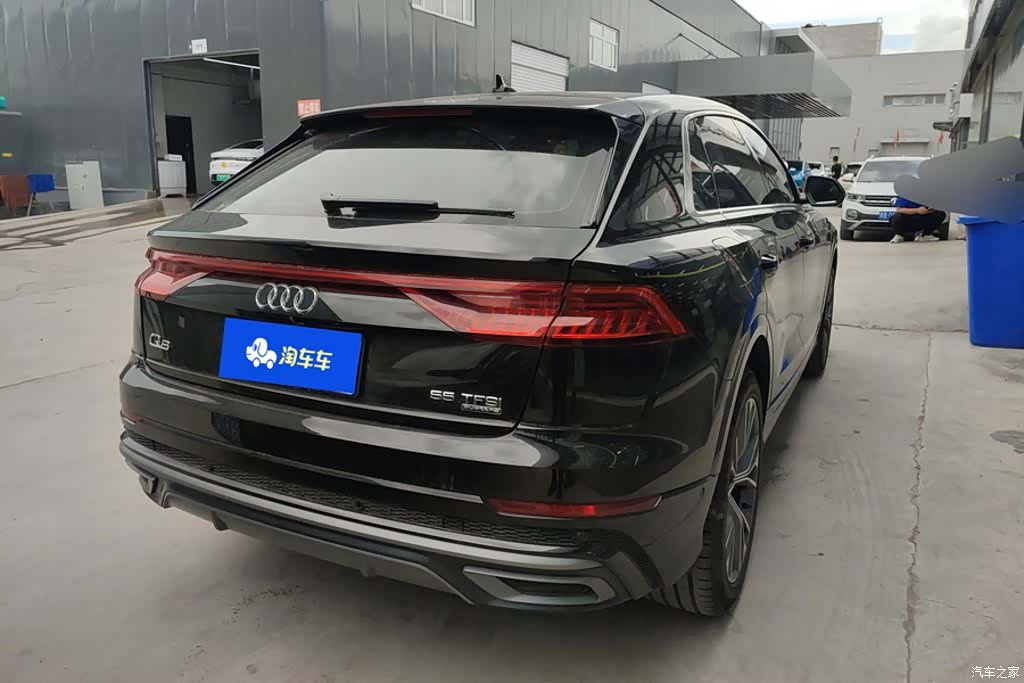 Audi Q8, 2022 3