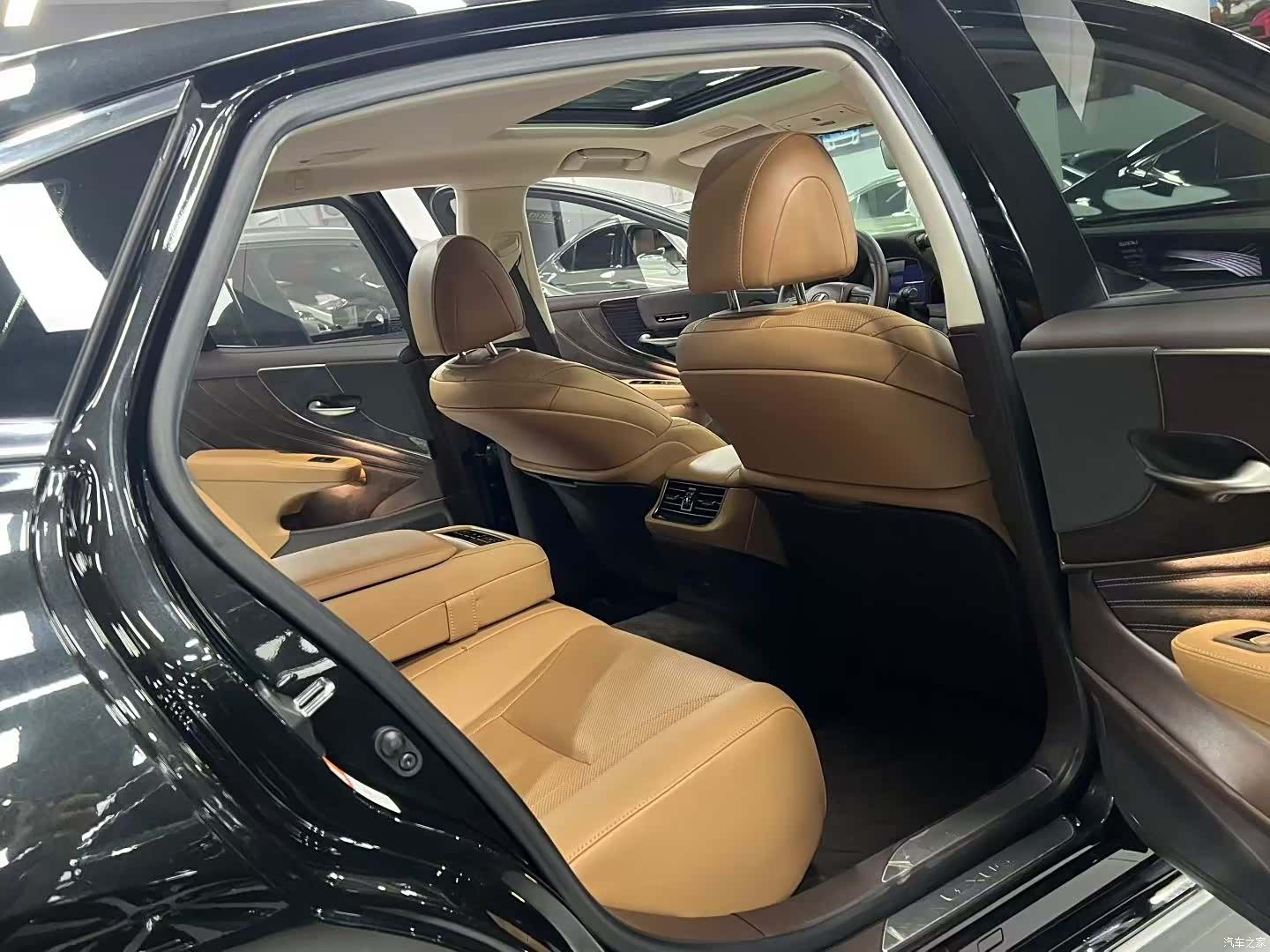 Lexus LS, 2020 6
