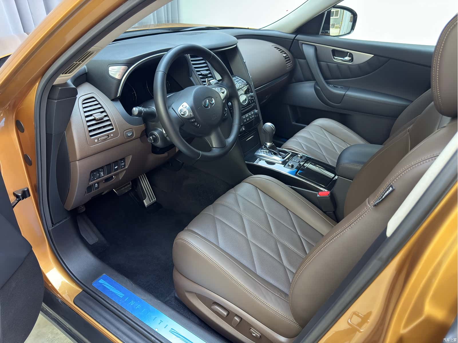 Infiniti FX37, 2013 13
