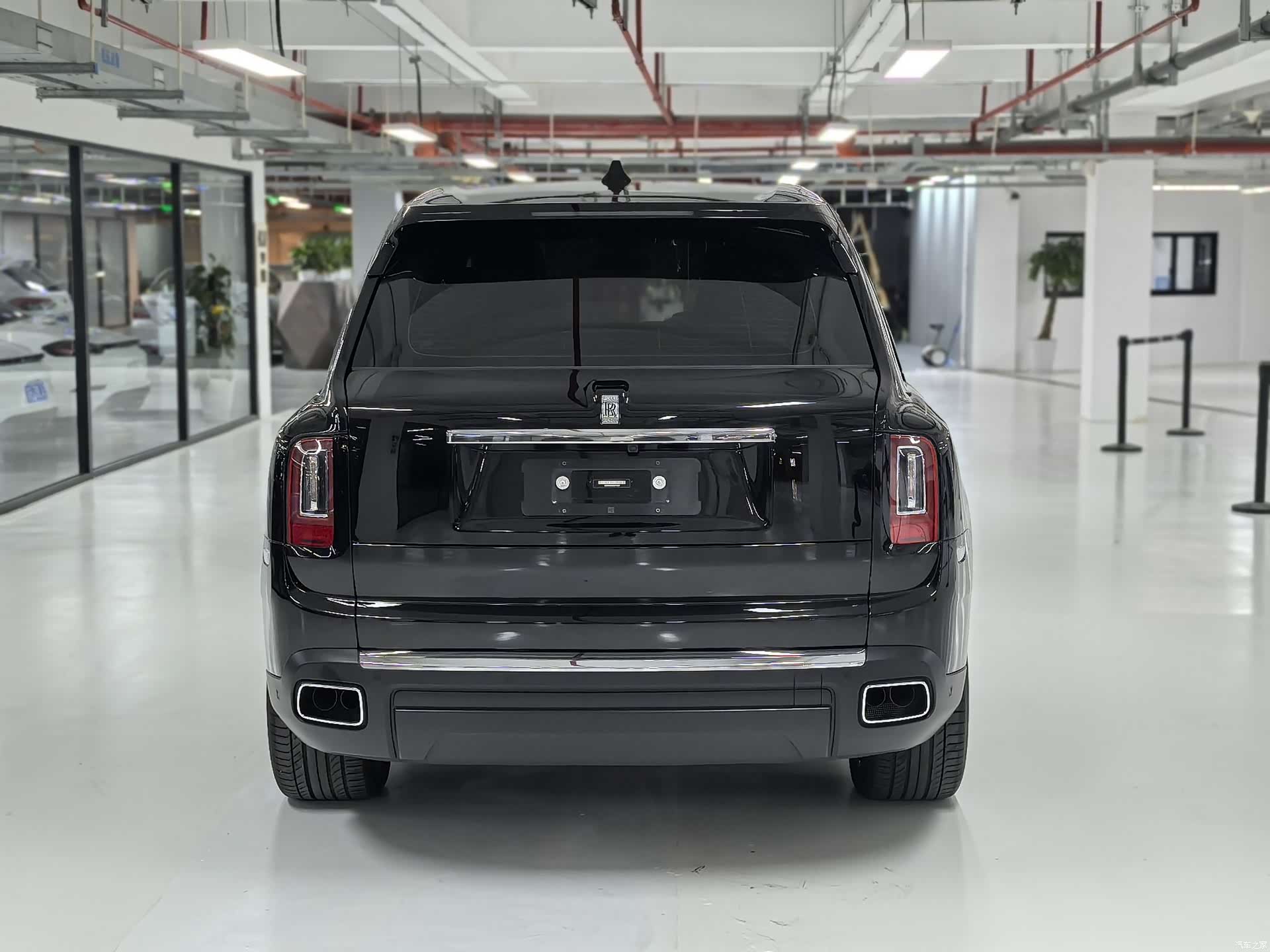 Rolls-Royce Cullinan, 2022 34